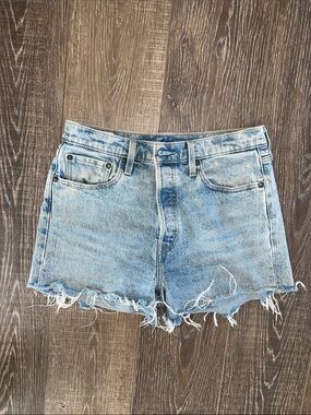 Classic High-Rise Levi’s Denim Cutoff Shorts